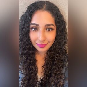 Meet your Posher, Elena